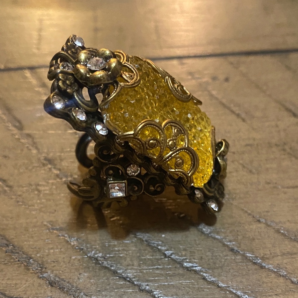 Elegant Yellow Crystal Ring - Picture 5 of 7